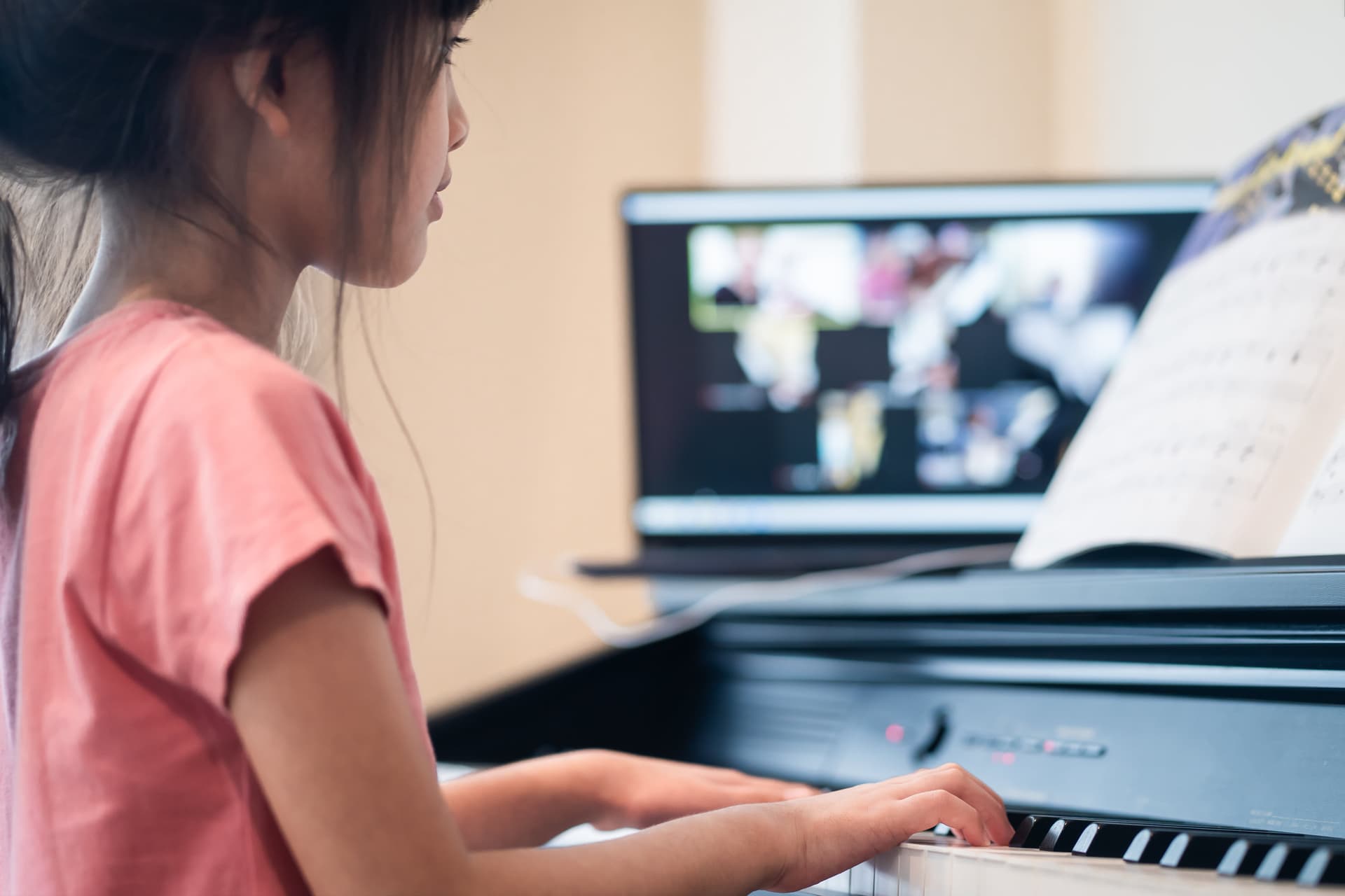 Online Piyano Dersleri: Her Yerden Piyano Öğrenin